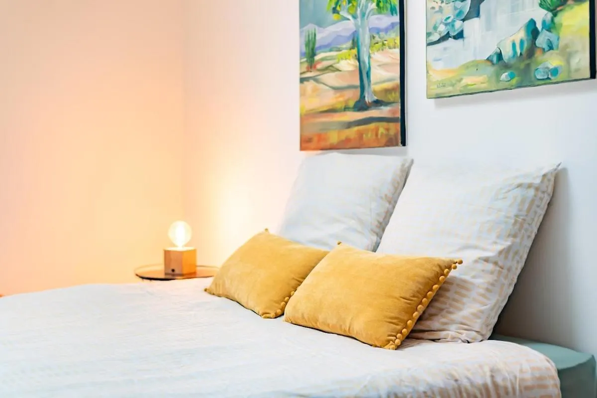 Apartament Le Grand Jany Spacious T4 With Terrace Castanet-Tolosan Francja